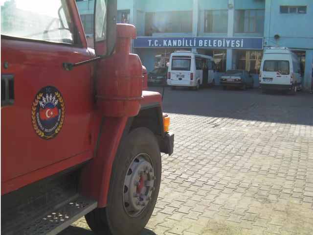 Birliğimiz Üyesi Kandilli Belediyesine İş Makinesi Desteği