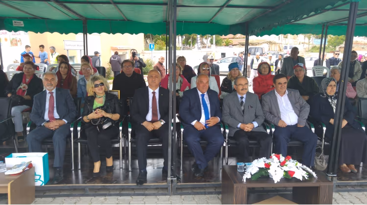Birliğimiz Üyesi Han Belediyesinin Bahar Çiçekleri 2. Sanat ve Kültür Festivali düzenlendi.