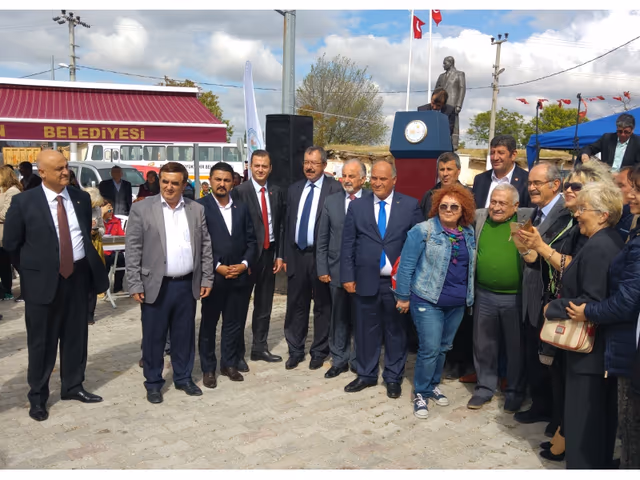 Birliğimiz Üyesi Han Belediyesinin Bahar Çiçekleri 2. Sanat ve Kültür Festivali düzenlendi.