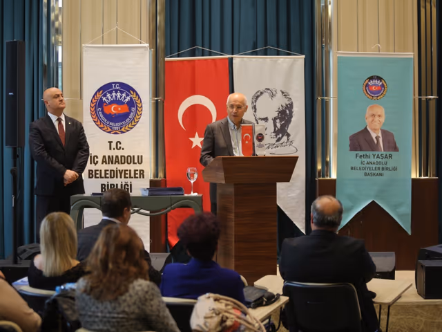 Birliğimize Üye Belediyelerin Mali Hizmetler Müdürleri, Zabıta Müdürleri ve personeli ile Yenimahalle Belediyesi Teftiş Kuruluna Mevzuatı Bilgilendirme Eğitimi verildi.