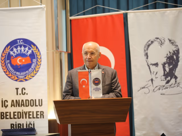 Birliğimize Üye Belediyelerin Mali Hizmetler Müdürleri, Zabıta Müdürleri ve personeli ile Yenimahalle Belediyesi Teftiş Kuruluna Mevzuatı Bilgilendirme Eğitimi verildi.