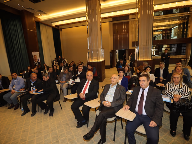Birliğimize Üye Belediyelerin Mali Hizmetler Müdürleri, Zabıta Müdürleri ve personeli ile Yenimahalle Belediyesi Teftiş Kuruluna Mevzuatı Bilgilendirme Eğitimi verildi.