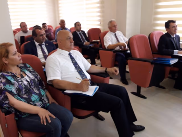 Fransız Büyükelçiliği ve Fransa Çevre Bakanlığı teknik ekibinden oluşan heyet Fransadaki atık yönetimi konusunda Birliğimizi bilgilendirme toplantısı için ziyaret ettiler.