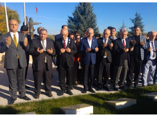 Birliğimiz Üyesi Dumlupınar Belediyesinin Dumlupınar Sosyal Tesisleri ve Başkomutan Gazi Mustafa Kemal Atatürk Misafirhanesi coşkuyla açıldı.