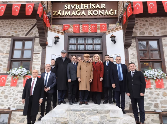 Sivrihisar Zaimağa Konağı'ndaki Encümen Toplantısından bir kare.