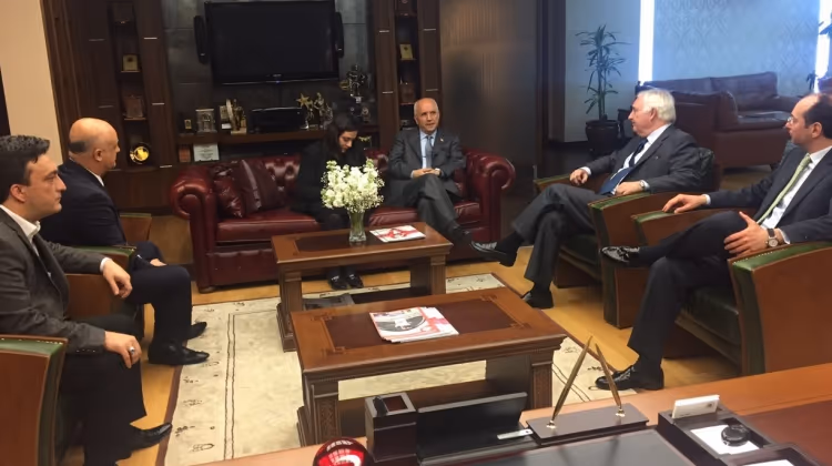 İspanya Büyükelçisi Sn. Rafael Mendiliv,Yenimahalle Belediyesi Başkanı ve T.C.İç Anadolu Belediyeler Birliği Başkanı Sn. Fethi Yaşarı makamında Ziyaret Etti.