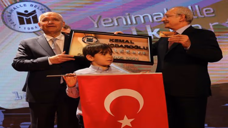 Birliğimiz Üyesi Yenimahalle Belediye Başkanı Fethi Yaşar, Belediye Başkanlığı görevindeki 8’inci yılını görkemli bir festivalle kutladı.