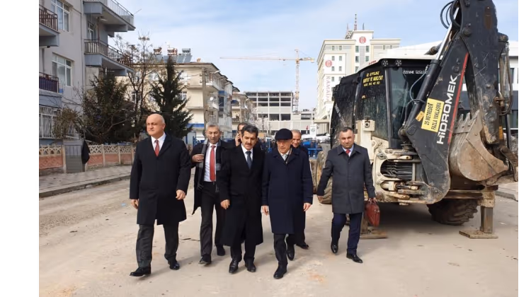 Malatya ve Elazığ’da depremden etkilenen bölgeleri ziyaret ederek, vatandaşlarımıza geçmiş olsun dileklerimizi ilettik.
